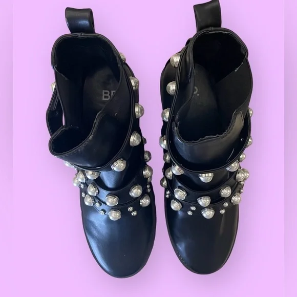 BP KORA 2 LUG CHELSEA LUG PEARLY BEADED ANKLE BOOTS - Picture 2 of 8